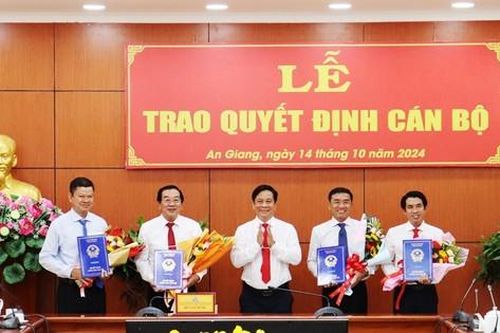 Điều động, bổ nhiệm, chỉ định cán bộ chủ chốt ở 7 tỉnh thành