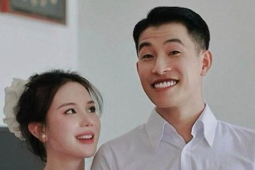 Showbiz 15/10: Tuấn Mõ cưới hot girl