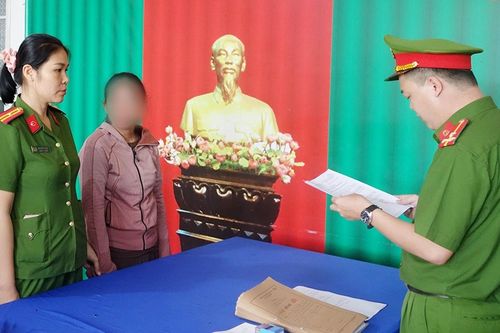 Nhân viên cửa hàng nội thất chiếm đoạt hơn 650 triệu đồng