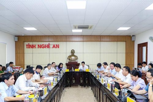 Lãnh đạo UBND tỉnh Nghệ An tiếp công dân định kỳ tháng 10/2024