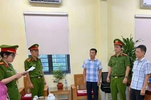 Chỉ đạo thu tiền trái quy định, một Hiệu trưởng ở Hòa Bình bị bắt