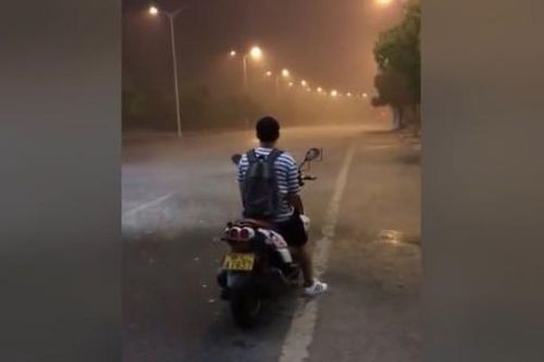 Đang đi đường, người dân sốc nặng khi thấy cảnh tượng trước mắt