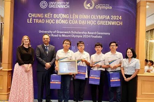 Nhà vô địch Đường lên đỉnh Olympia 2024 nhận học bổng du học 2 tỷ đồng