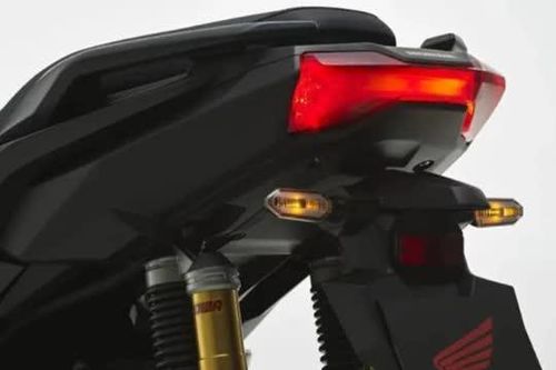Honda ra mắt 'SH phiên bản đi phượt' mới giá 73,6 triệu đồng, đẹp lấn át Vario và Air Blade, có ABS