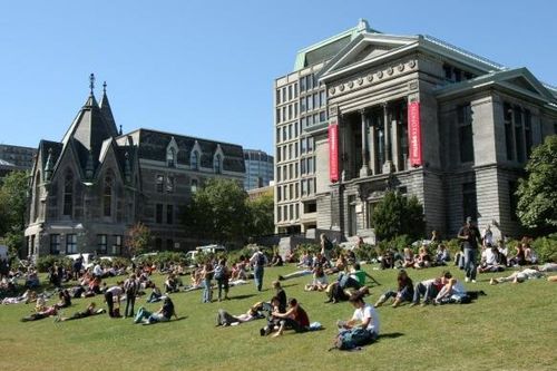 Lý do Canada bất ngờ thay đổi chính sách nhập cư