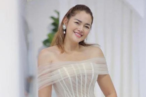Á hậu 5 con bí mật kết hôn tại Mỹ