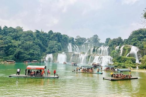Việt Nam – Trung Quốc chính thức vận hành khu du lịch thác Bác Giốc – Đức Thiên