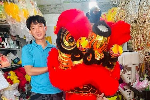 'Tiếp lửa' nghề làm đầu lân - sư - rồng