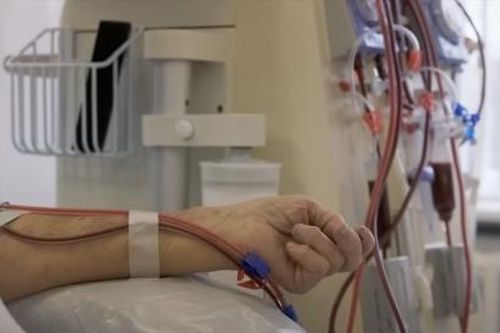 Suy thận giai đoạn cuối phải làm gì khi chờ máy chạy thận?