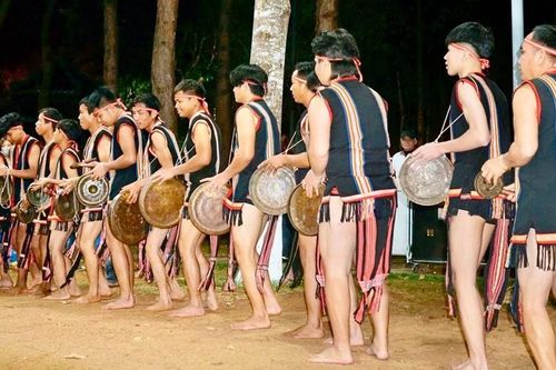 Bảo tồn bản sắc văn hóa ở TP. Pleiku dưới góc nhìn mới - Kỳ 2: Bản sắc văn hóa Jrai với góc nhìn mới
