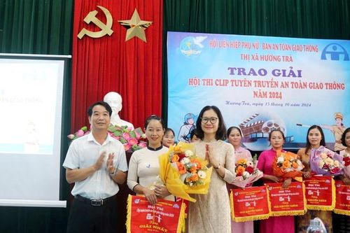 Phụ nữ Hương Trà chung tay giảm thiểu tai nạn giao thông