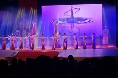 Trước khi làm một người nghệ sỹ hãy là một con người đẹp
