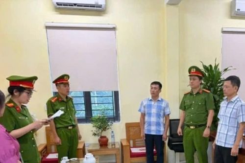 Hòa Bình: Khởi tố, tạm giam một hiệu trưởng trường THPT vì lợi dụng chức vụ chiếm đoạt tài sản