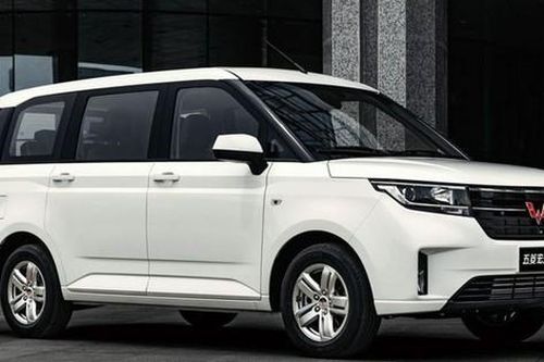 Wuling ra mắt MPV điện, giá quy đổi chỉ 240 triệu đồng