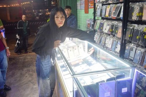 Lộ mặt 'nữ quái' chuyên trộm điện thoại