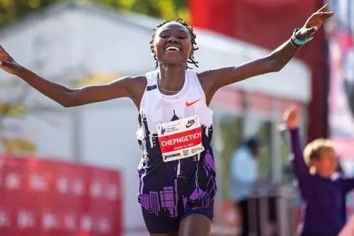 Ruth Chepngetich lập kỷ lục thế giới tại Chicago Marathon