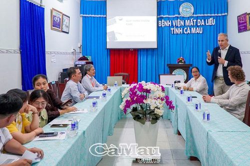 Tổ chức ECF Hà Lan tiếp tục đồng hành cùng chương trình chăm sóc mắt tại Cà Mau