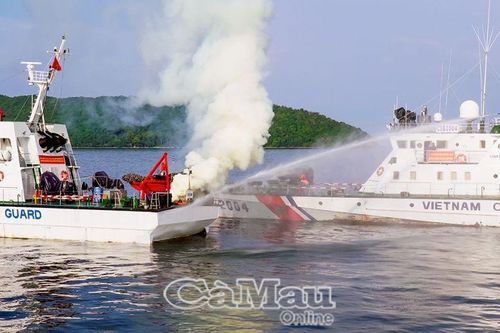 Vùng Cảnh sát biển 4 diễn tập bắn đạn thật