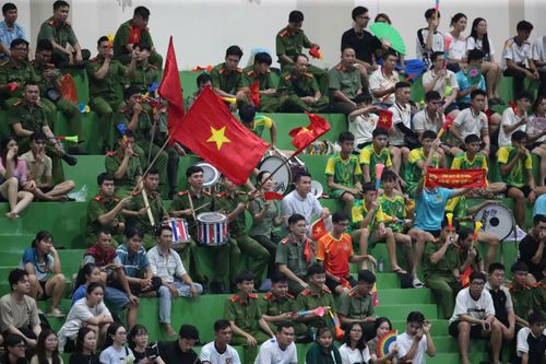 Công an TPHCM thắng thuyết phục trận thứ hai, giành vé vào bán kết