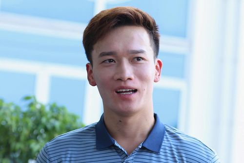 Hoàng Đức thi đấu ở giải hạng Nhất: 'Đá bóng, lo cho gia đình' có gì sai?