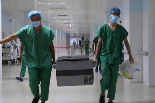 13 năm không thay đổi, tăng phụ cấp cho nhân viên y tế là rất cần thiết