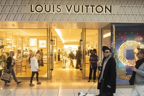 Ông trùm hàng hiệu LVMH không đạt doanh số quý III