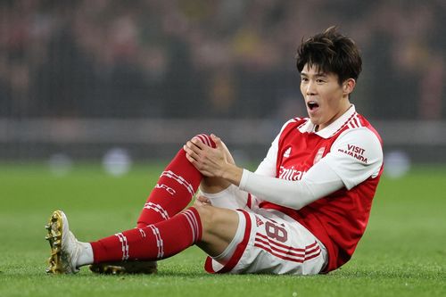 Tuyển thủ Nhật Bản gặp ác mộng ở Arsenal