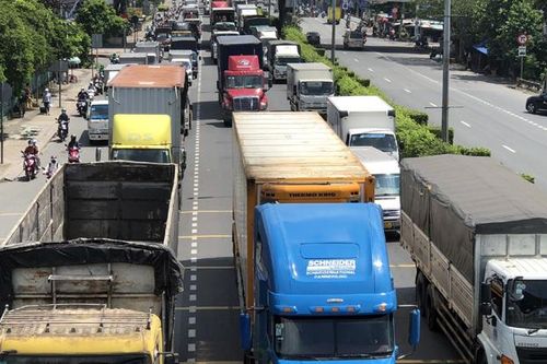 Tai nạn giao thông mới nhất 16/10/2024: bị bánh xe container cán qua người tử vong
