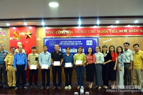 Hỗ trợ 195 triệu đồng cho các gia đình có người nhân bị thương tật, tử vong vì tai nạn giao thông