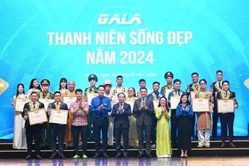 Vinh danh 20 tấm gương 'Thanh niên sống đẹp'