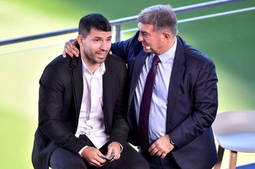 Barca nợ khắp thế gian