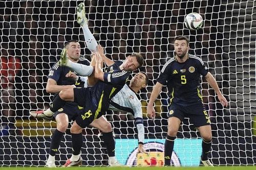 Scotland khiến Ronaldo 'im tiếng', Tây Ban Nha vào tứ kết