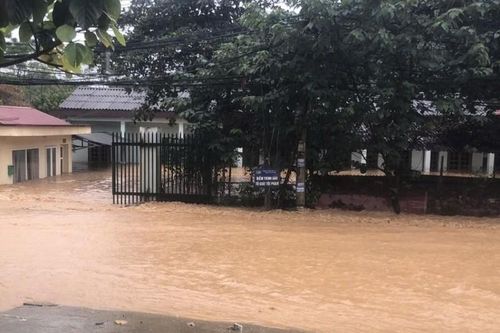 Yên Bái: mưa lớn khiến hàng trăm hộ dân bị cô lập