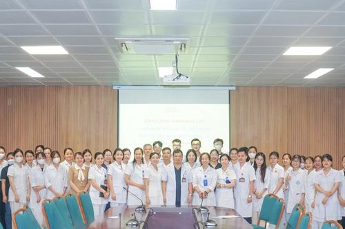 Khai giảng khóa đào tạo thực hành khám chữa bệnh với điều dưỡng