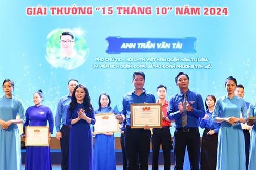 Tuyên dương 16 cán bộ Hội và 6 gương thanh niên sống đẹp Thủ đô