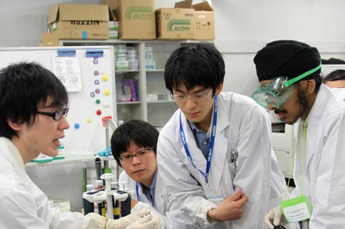 Rào cản tiếng Anh khiến nhiều nhà khoa học lỡ hẹn với giải Nobel