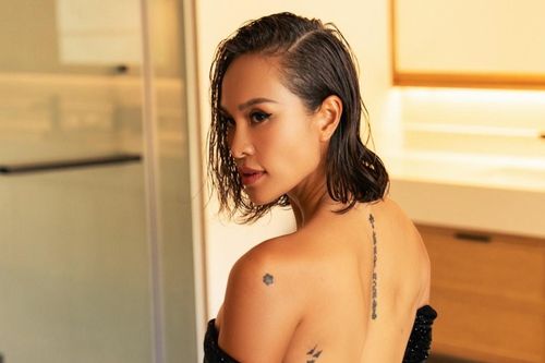 MC Phương Mai khoe lưng trần sexy