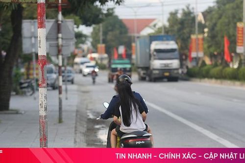 Giao thông lộn xộn trên Quốc lộ 1 qua thị trấn Nghèn