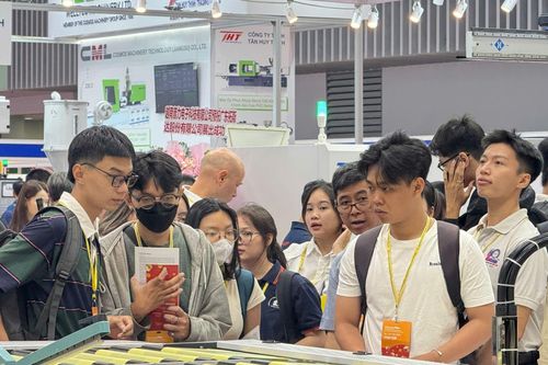 Việt Nam đang dần trở thành trung tâm sản xuất lốp xe ô tô toàn cầu