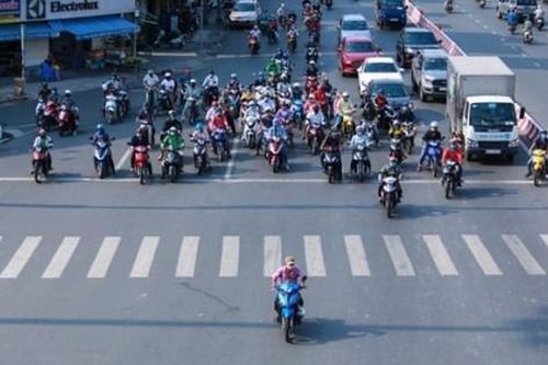 Bản tin 16/10: Vượt đèn đỏ, đèn vàng, có thể phạt tới 8 triệu đồng từ 2025?