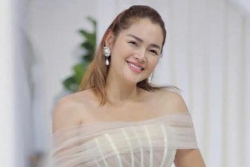 'Á hậu đông con nhất Việt Nam': Tìm thấy bến đỗ viên mãn, danh tính chú rể gây tò mò