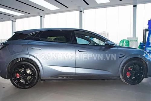 Xe hơi dài hơn 4,6 mét, thiết kế thể thao, công suất 421 mã lực, giá gần 500 triệu đồng