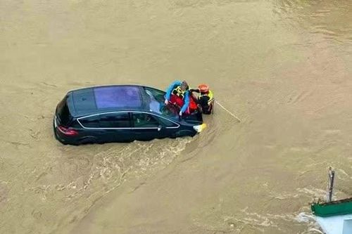 Sử dụng AI để cảnh báo bão lụt: Những hiệu quả và hạn chế