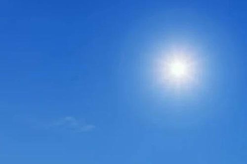 Tại sao bầu trời lại có màu xanh mà không phải màu đỏ, trắng hay đen?