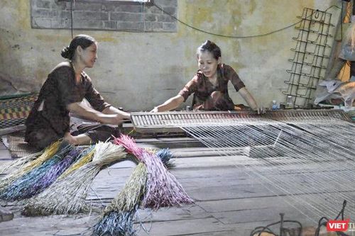 Vì sao thu hồi bằng công nhận làng nghề dệt chiếu hơn 500 năm tuổi?