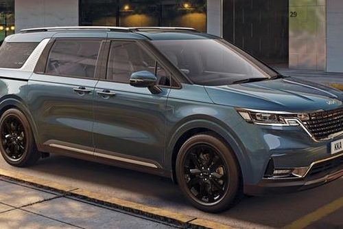Malaysia: Khách tậu Kia Carnival được mua dầu giá rẻ