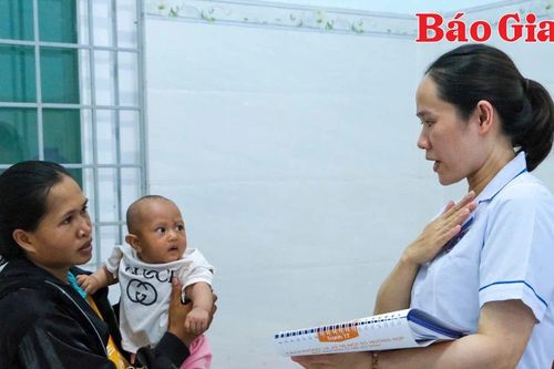Hỗ trợ phụ nữ dân tộc thiểu số sinh đẻ an toàn tại cơ sở y tế