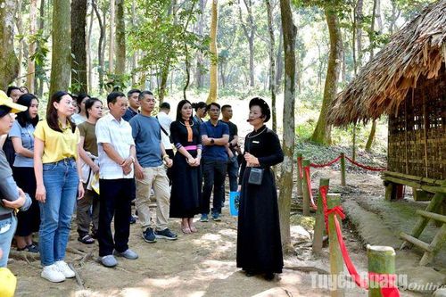 Ngành du lịch phục hồi sau lũ