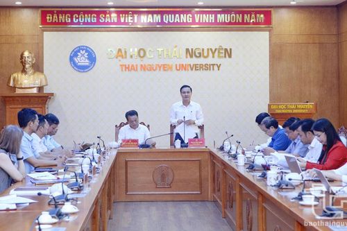 Tiếp tục đổi mới học tập lý luận chính trị, giáo dục lịch sử Đảng
