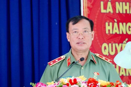 Chủ nhiệm Ủy ban Quốc phòng và An ninh Lê Tấn Tới tiếp xúc cử tri tại Long An